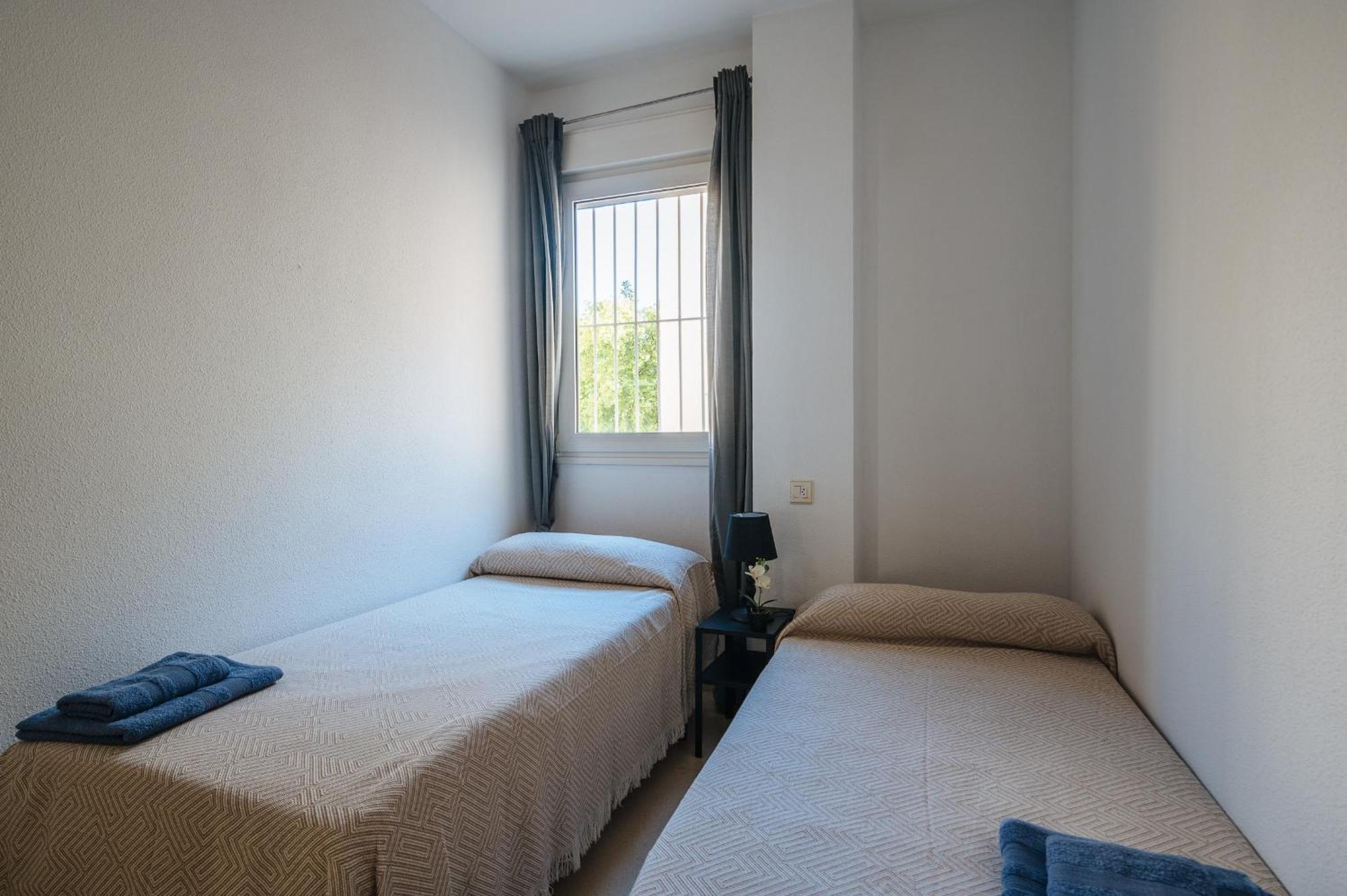 Piso Familiar Virgen Del Rocio Appartement Sevilla Buitenkant foto