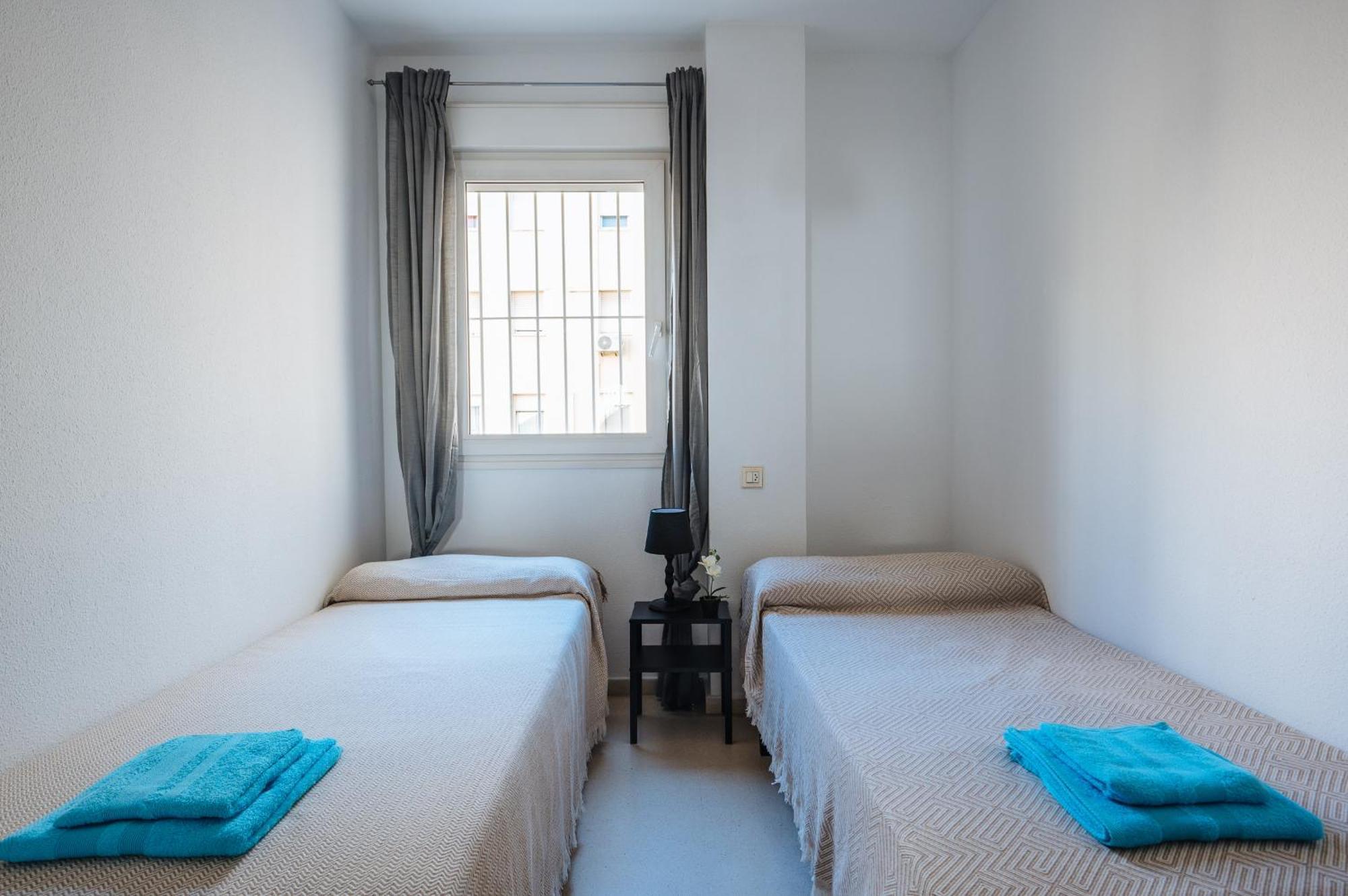 Piso Familiar Virgen Del Rocio Appartement Sevilla Buitenkant foto