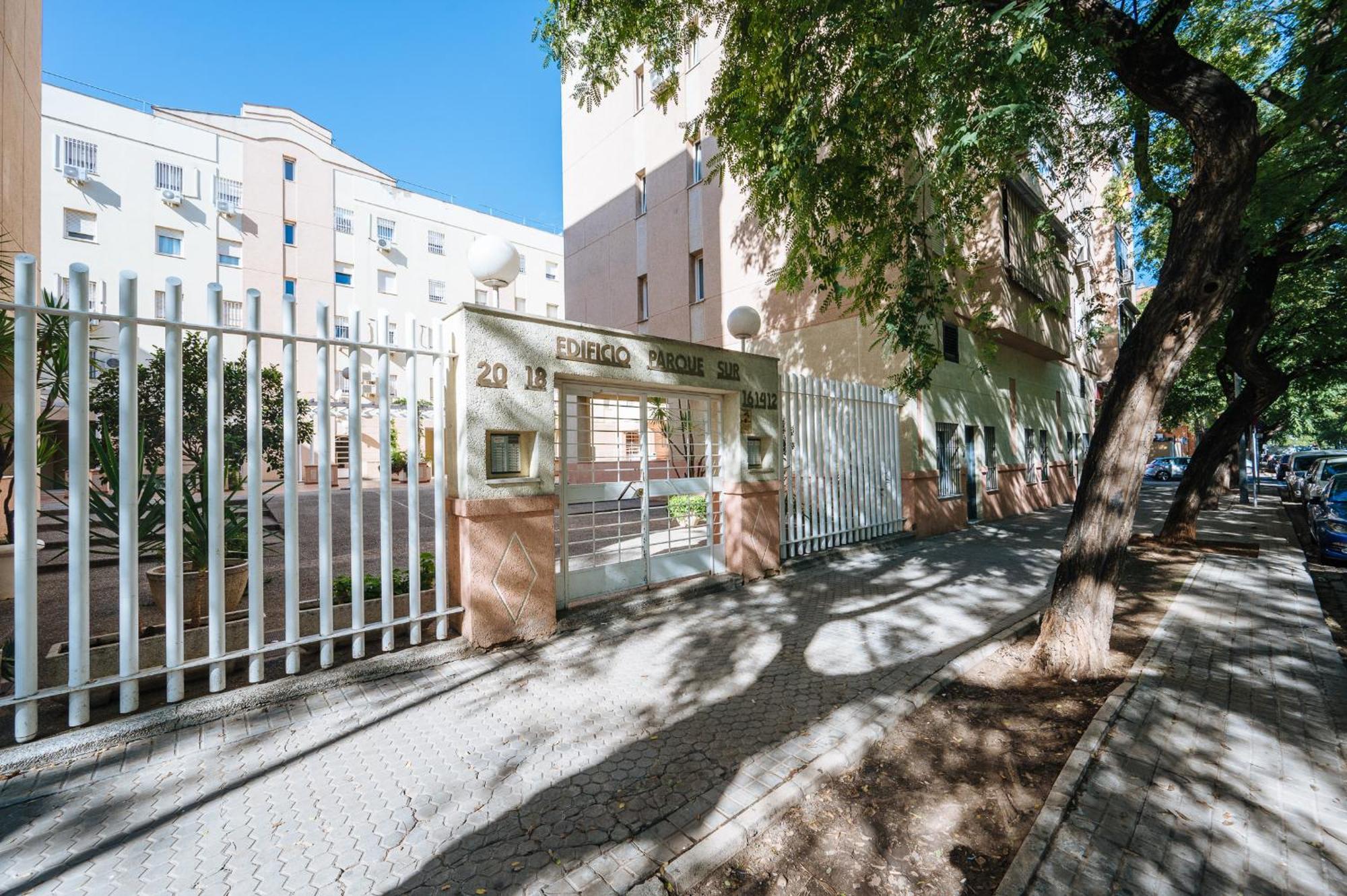 Piso Familiar Virgen Del Rocio Appartement Sevilla Buitenkant foto
