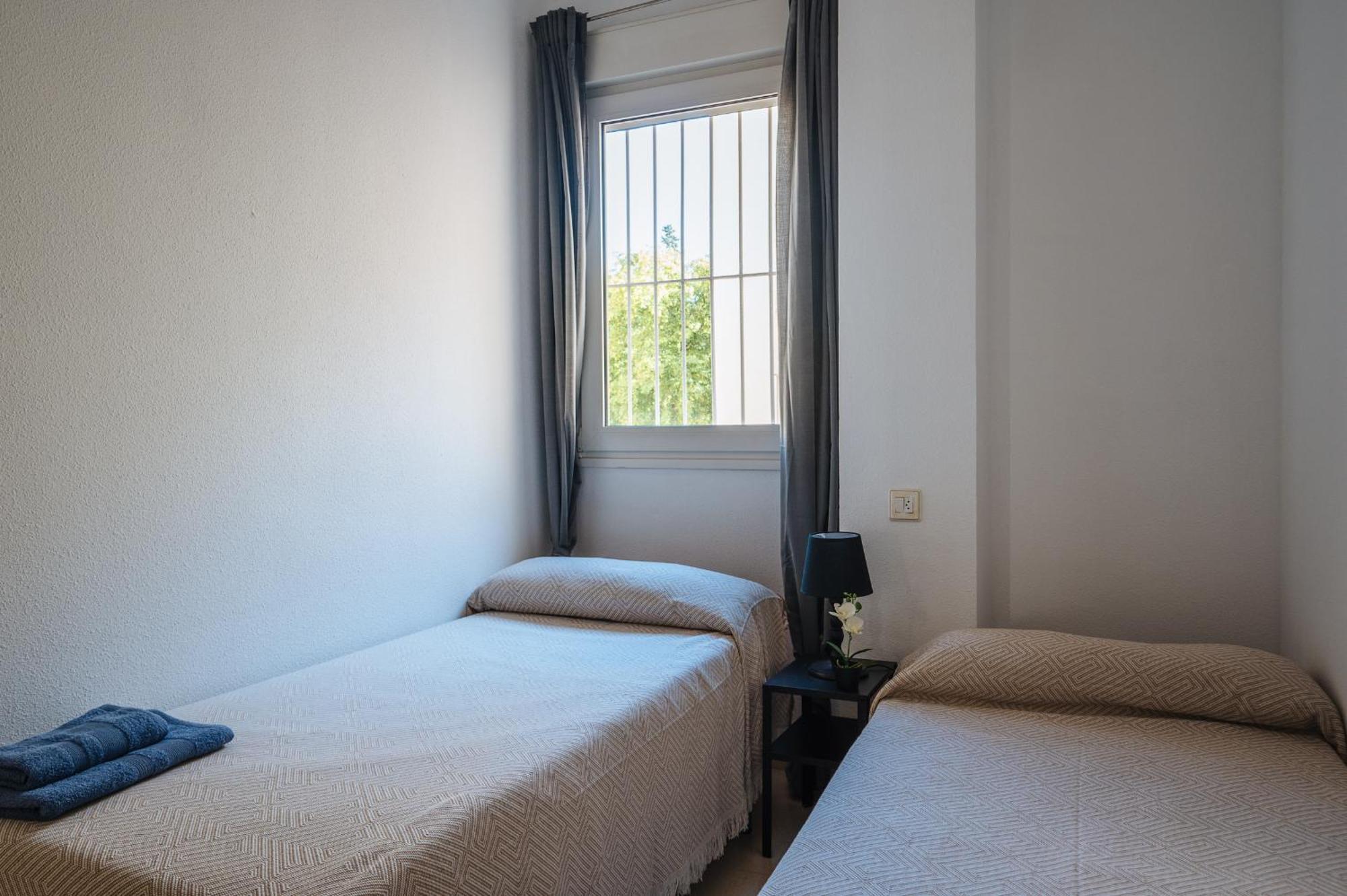 Piso Familiar Virgen Del Rocio Appartement Sevilla Buitenkant foto