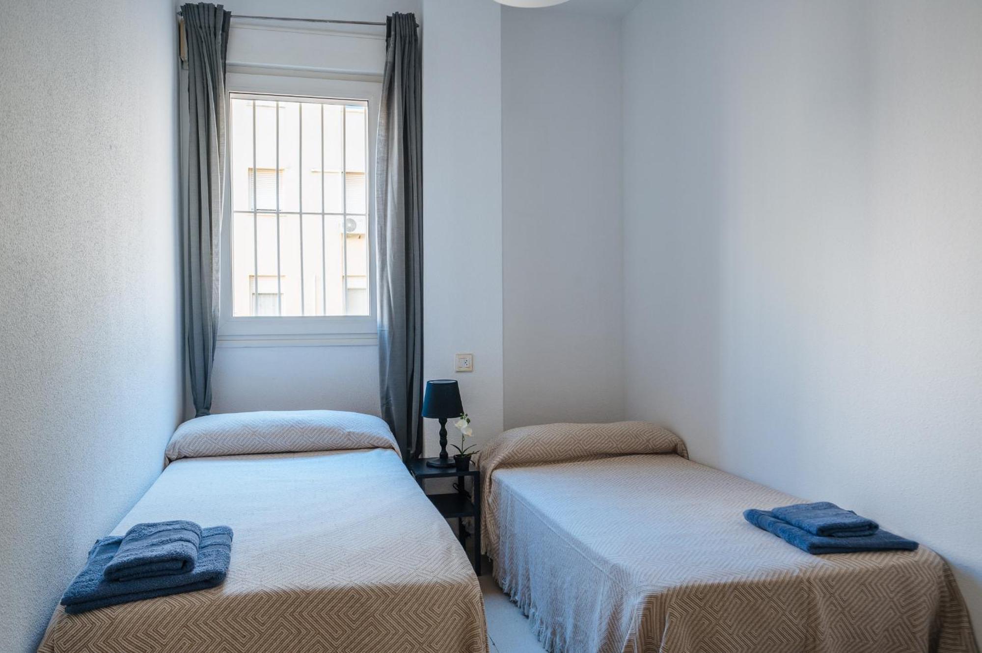 Piso Familiar Virgen Del Rocio Appartement Sevilla Buitenkant foto