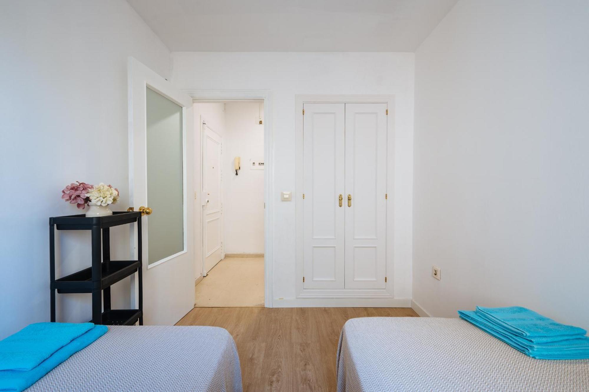 Piso Familiar Virgen Del Rocio Appartement Sevilla Buitenkant foto