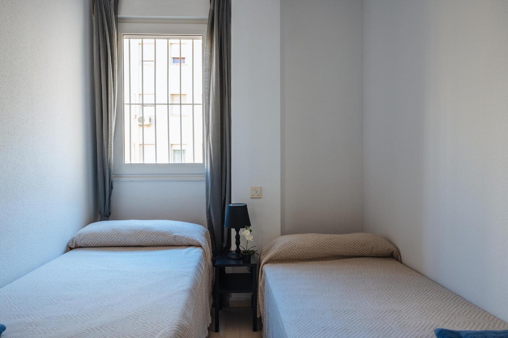 Piso Familiar Virgen Del Rocio Appartement Sevilla Buitenkant foto