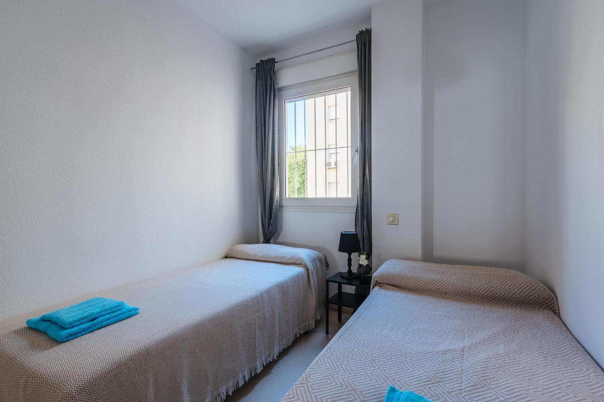 Piso Familiar Virgen Del Rocio Appartement Sevilla Buitenkant foto